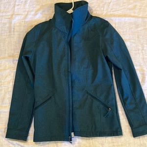 North face women’s soft sell jacket